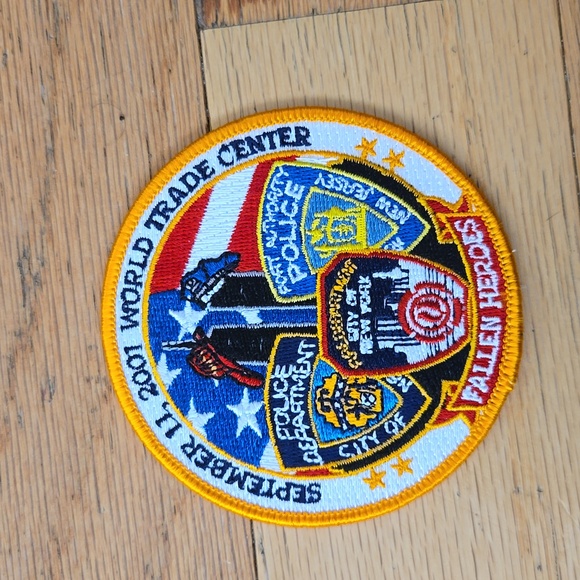 9-11-2001 World Trade Center Fallen Heroes Iron on Patch - Picture 4 of 4